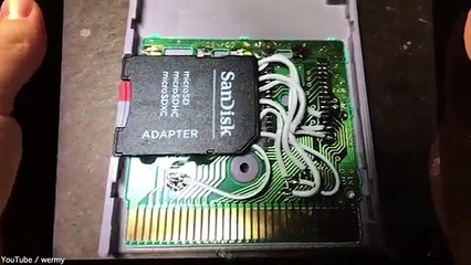 Hacked Game Boy hides Raspberry Pi inside