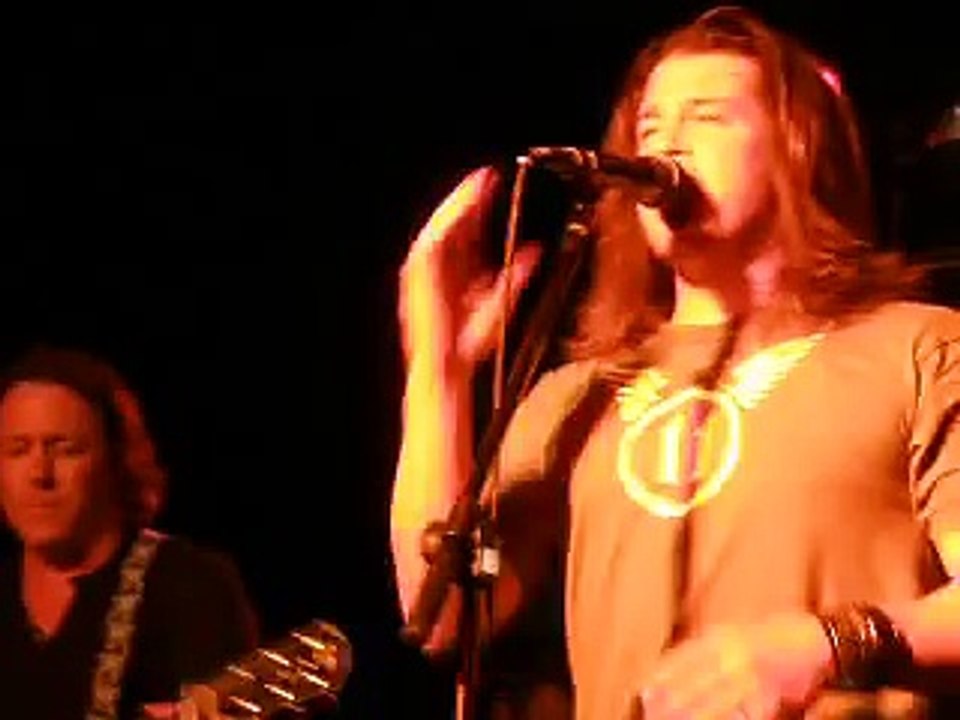 Christian Kane singing Spirit Boy 8-16