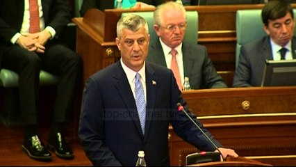 Thaçi betohet si president, protesta jashtë Parlamentit - Top Channel Albania - News - Lajme