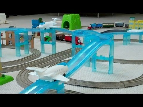 Trackmaster Thomas & Friends SODOR AIRPORT TRAIN SET kids Toy Train Set Thomas The Tank Engine
