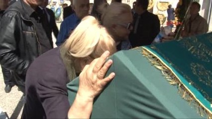 Ünlü Yönetmen Ülkü Erakalın Son Yolculuğuna Uğurlandı