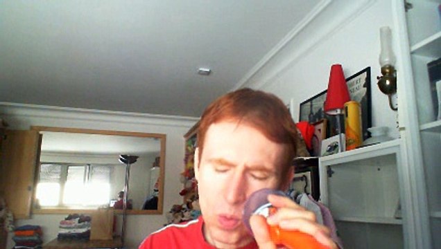 Wiwi égratigne tear des Red Hot Chili Peppers