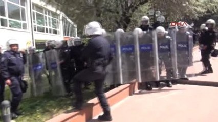 Eskişehir Öğrenciler 'Slogan Atmadan Yürüyoruz' Sloganlarıyla Rektörlüğe Yürüdü