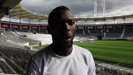 Steeve Yago parle aux supporters