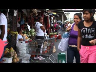 Crítica en todas partes...