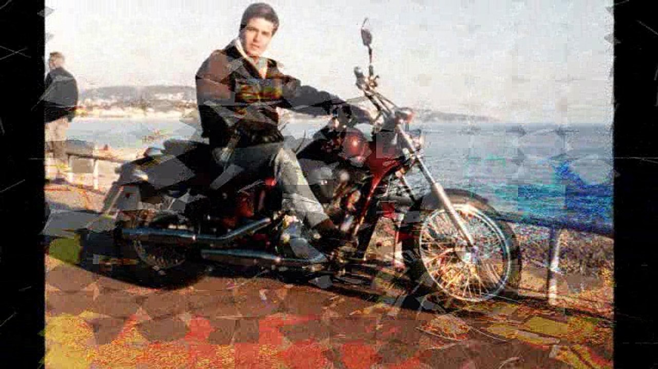 DAN PERLMAN  chante ELVIS PRESLEY  -  THAT'S ALLRIGHT MAMA