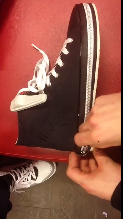 Des chaussures WTF !