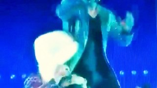 GD & SEUNGRI UNMISSABLE HOT MOMENT DURING BIGBANG MADE WORLD TOUR FINAL IN SEOUL! DAY 3 - 06.03.16