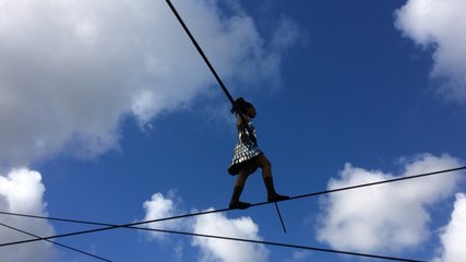 La funambule teste sa grande traversée