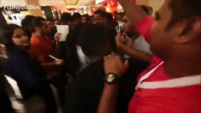 Watch what young girl did with Virat Kohli in Dubai's shopping mall