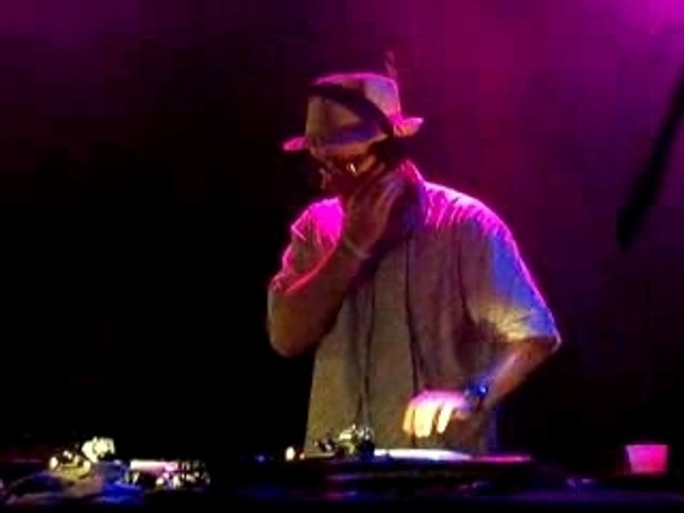 Dj Vadim feat Big Red - Kill Kill Kill (mix live)