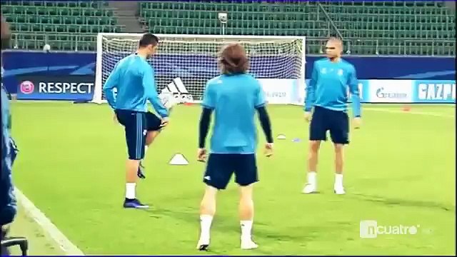 Le joli geste technique de Cristiano Ronaldo à l'entraînement - Real Madrid