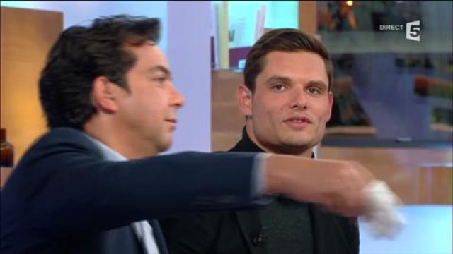 Florent Manaudou assume ses photos nues : 'Une paire de fesses ça reste une paire de fesses