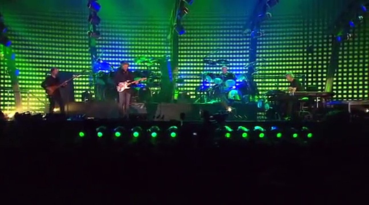 genesis - 2007 turn it on again live concert cinema show 22