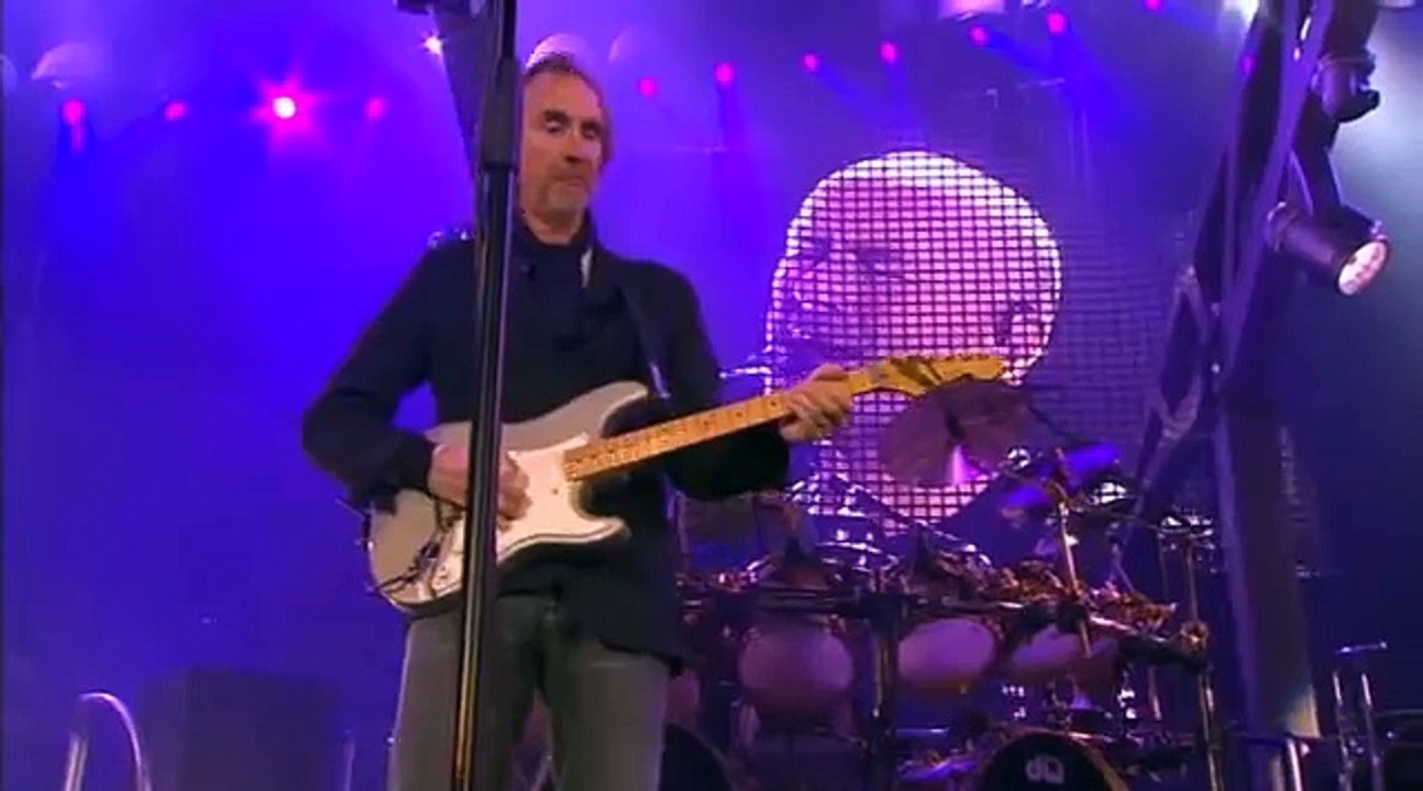 genesis - 2007 turn it on again live concert cinema show 25