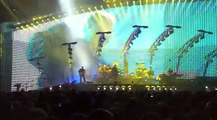 genesis - 2007 turn it on again live concert cinema show 26