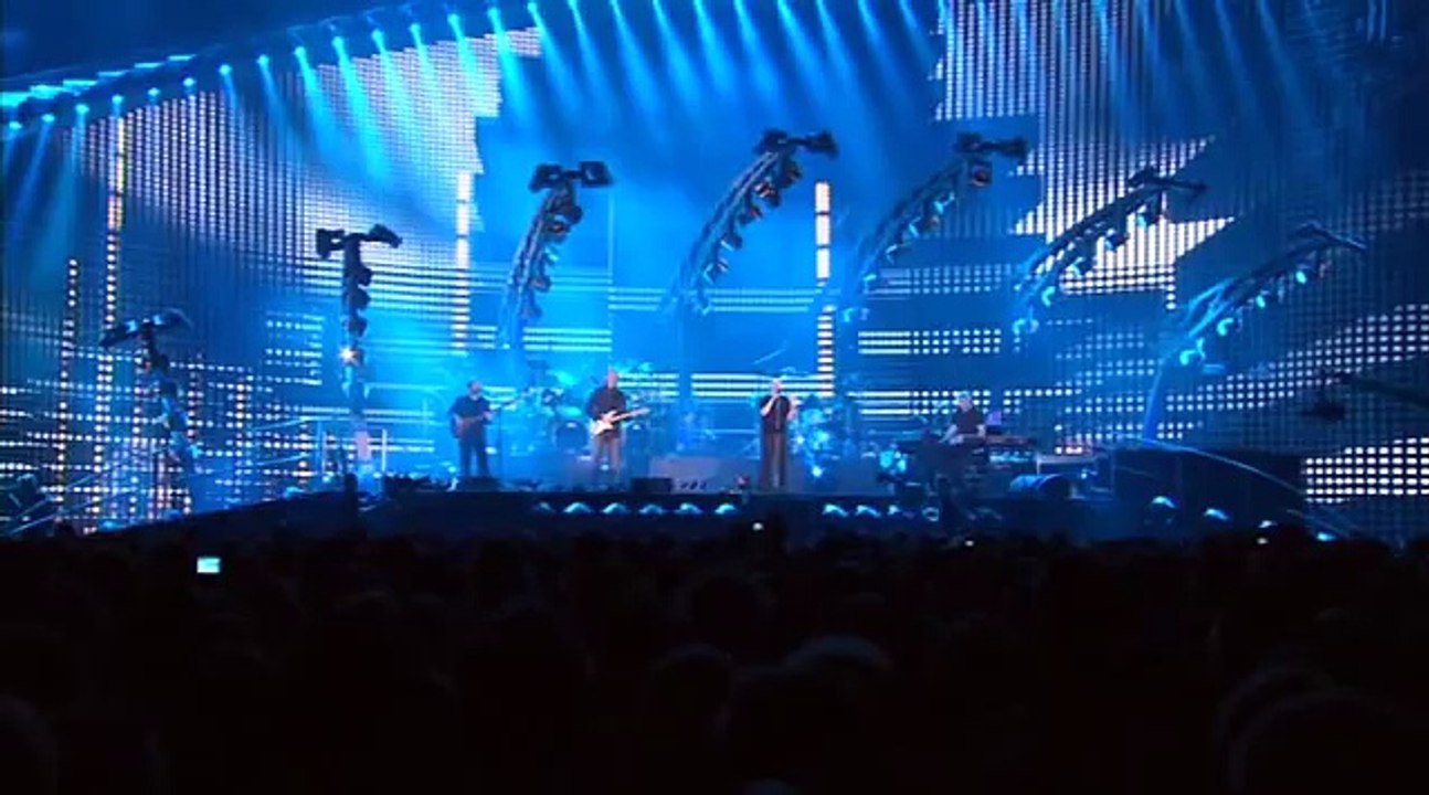 genesis - 2007 turn it on again live concert cinema show 39