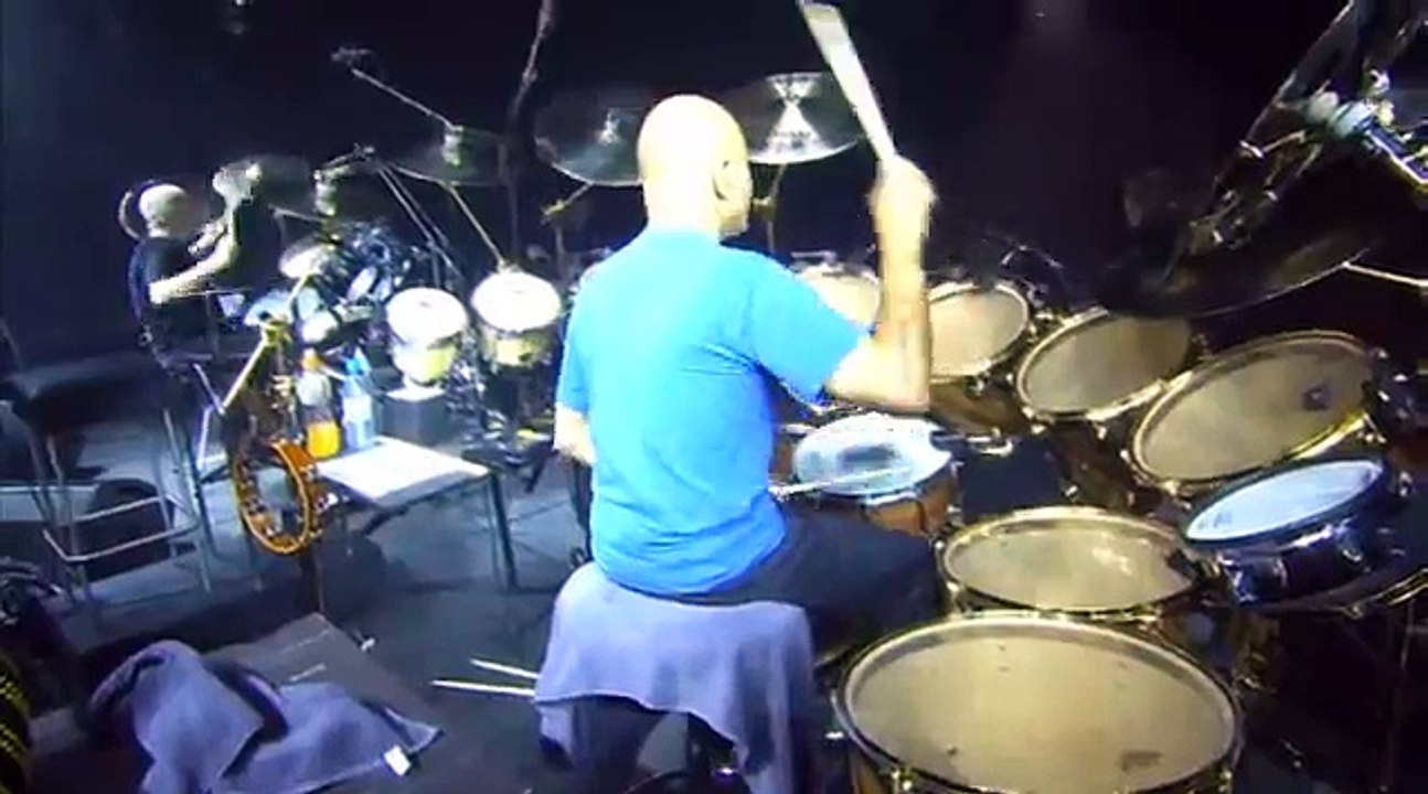 genesis - 2007 turn it on again live concert cinema show 45