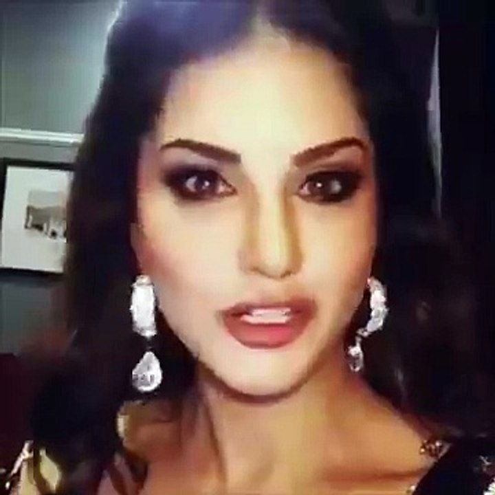 Sunny Leone ShopKeeper
