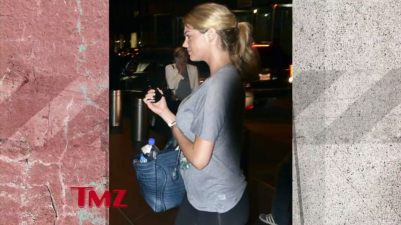 Kate Upton In Yoga Pants