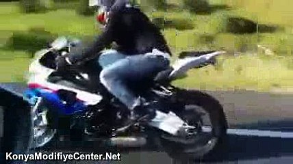 300 Km Hızı Gördü Ama Bakın Motor Nasıl Karşılık Verdi!!