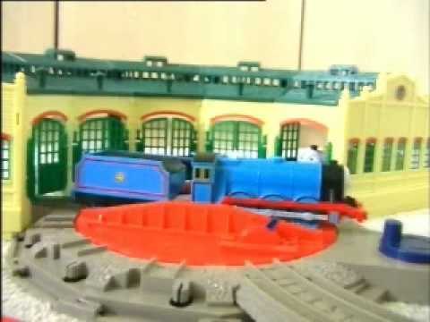 Tomy Tidmouth Sheds & Trackmaster Gordon Thomas The Tank Engine Kids Toy Train Set Thomas The Tank