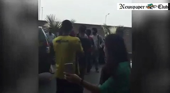 Brathwaite Given Crazy Welcome By Delhi Daredevils