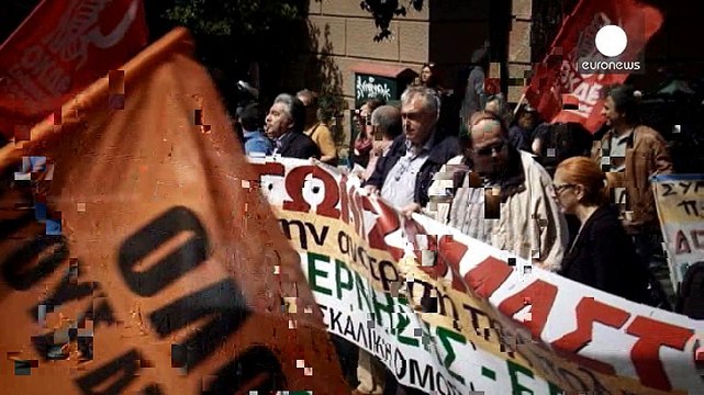 اليونان: مظاهرات في العاصمة أثينا إعتراضا على خفض رواتب التقاعد ورفع الضرائب