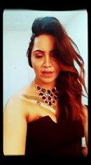 Arshi Khan strips for the Indian fans, Watch Video