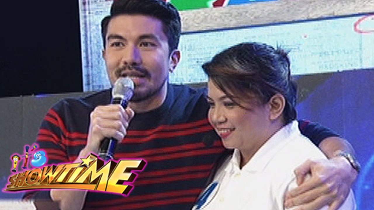 It's Showtime: How did the tour guides describe Luis Manzano?