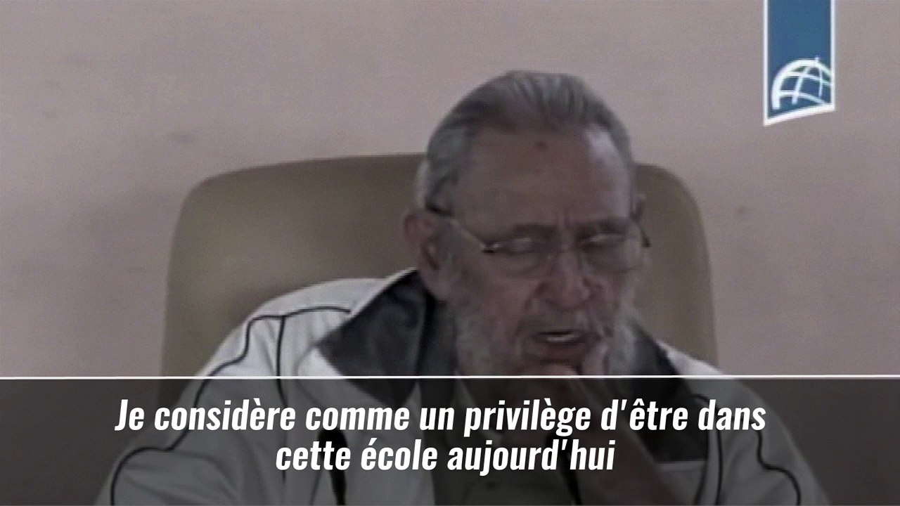 Fidel Castro réapparaît en public après 9 mois d'attente