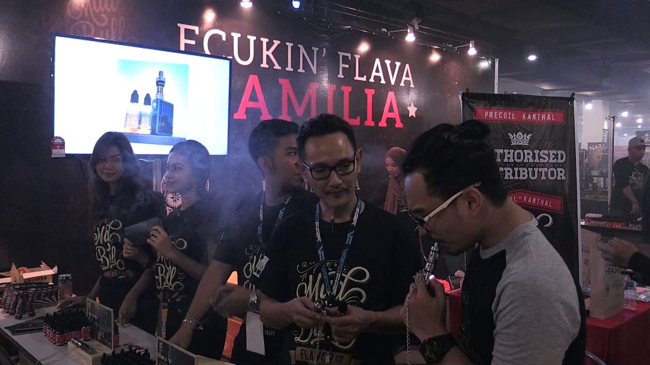 "unislamische" mode: e-zigaretten in malaysia