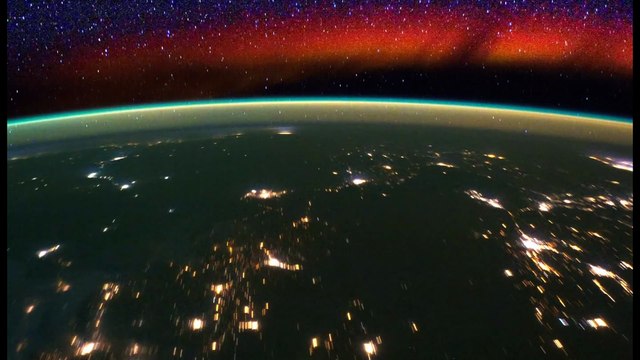 Высокий полет: Такой представляется Земля из Международной космической станции.