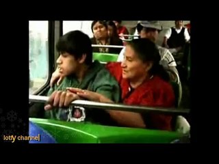 مقطع مؤثر عن حنان الأم