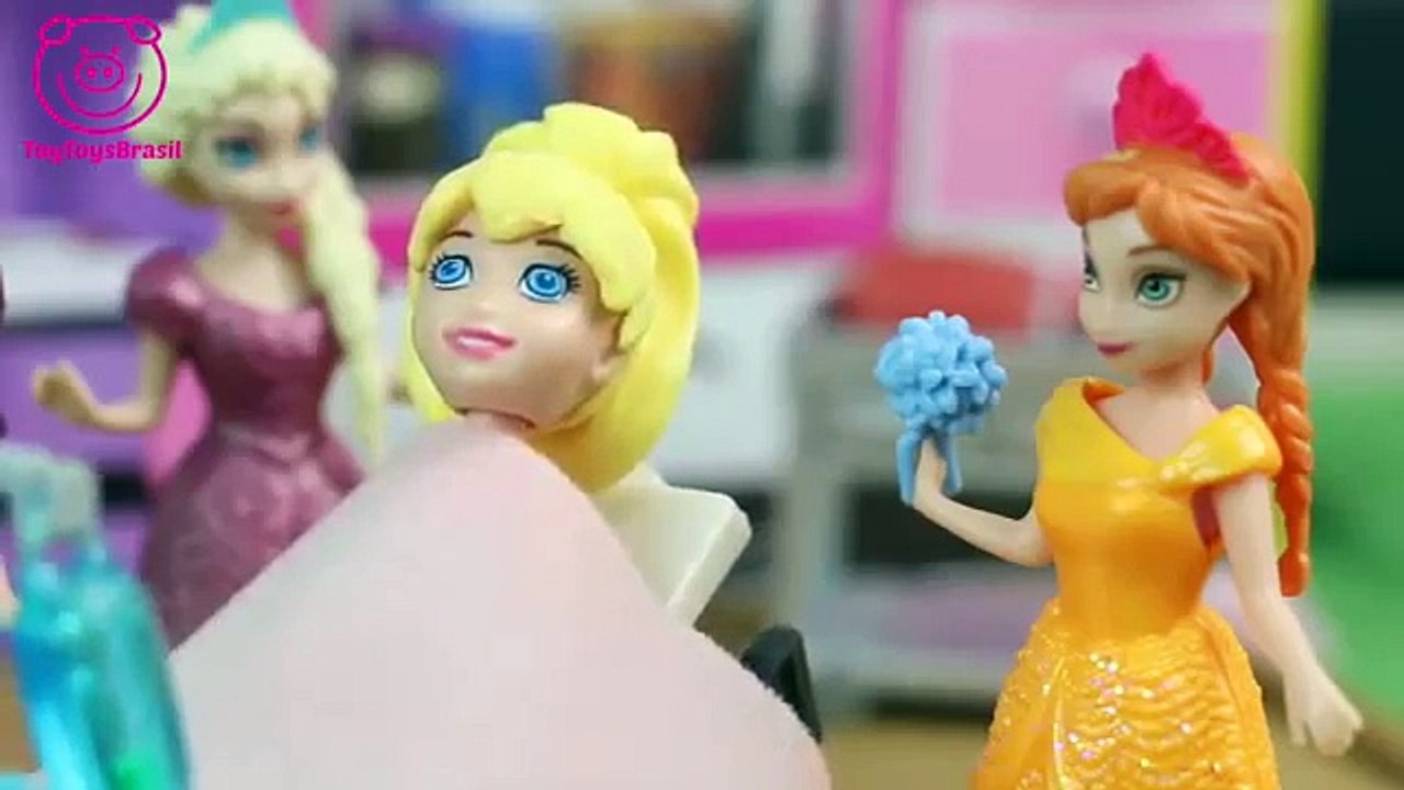 Novelinha da Polly Pocket e Frozen Ep 11 Polly Sai do Hospital Rafinha Leva Pra Casa ToyToysBrasil