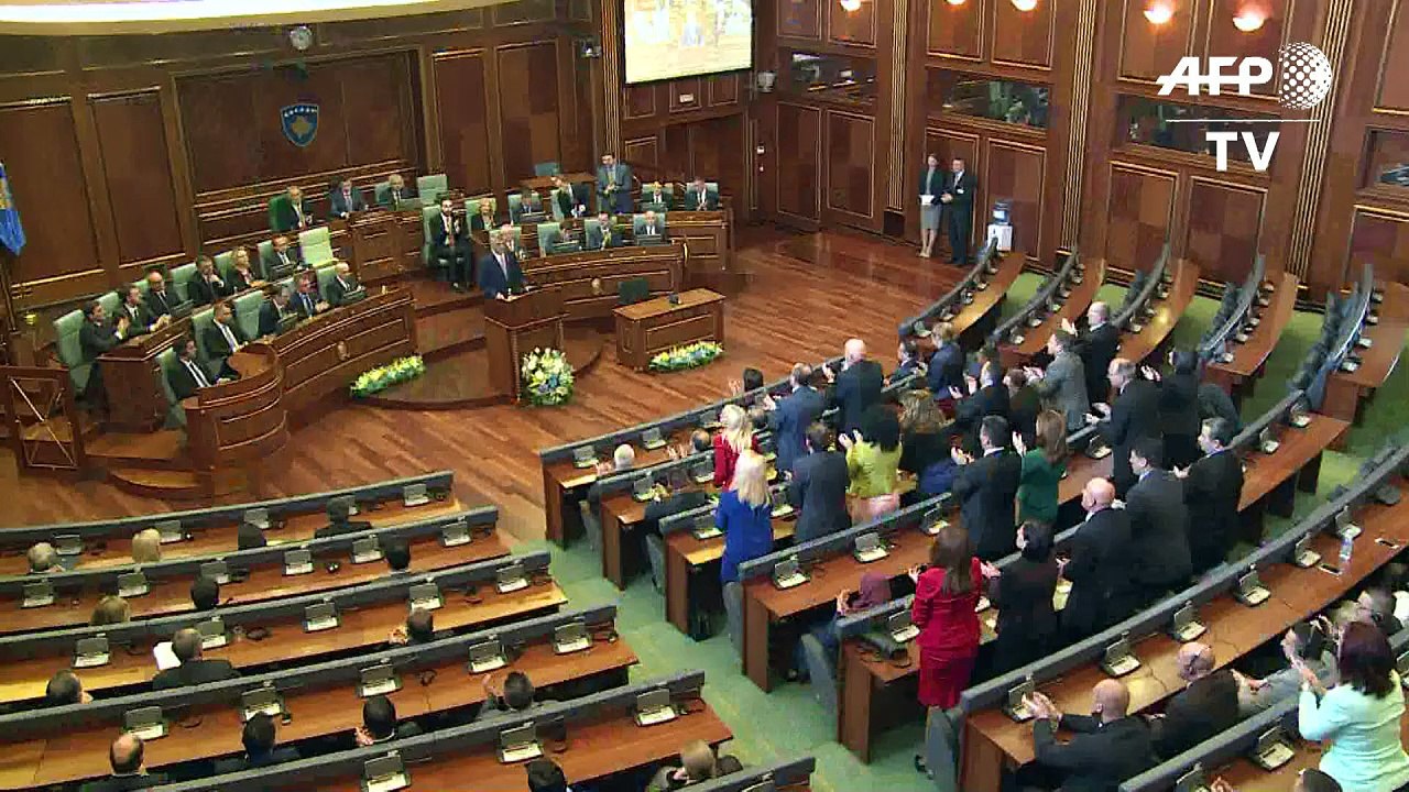Thaçi investi président du Kosovo