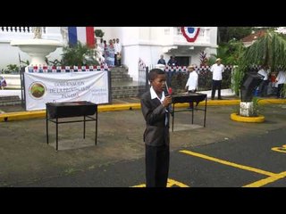 Natahaniel canta Himno Nacional