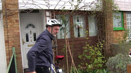 Corbyn refuses to answer reporters questions on Cameron