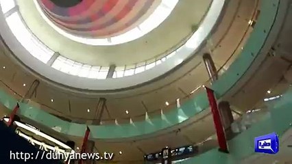 Reaction of little girl when she hear Azaan.