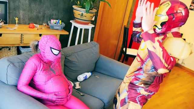 Pink Spidergirl, Spiderman & Spiderbaby - Spidergirl Pregnant ! Superhero Fun in Real Life