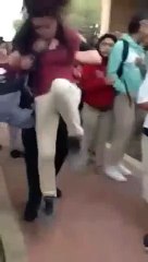 Une jeune fille de 12 ans au Texas violemment plaquée sur le sol