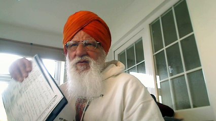 Punjabi - Christ Amar Dev Ji stresses that become a Gurmukh and not a Munnmukh.