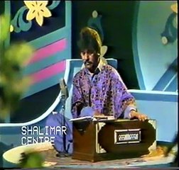 Attaullah - Lut Put Kay Sukh Chain - YouTube