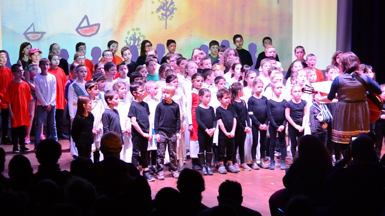 2. Comédie musicale des écoles castelbernardines 07/04/2016