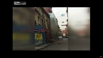 Spectaculaire effondrement d'immeuble au coeur d'Istanbul