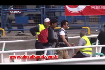 Yunanistan'da bir grup anlaşmayı protesto etti