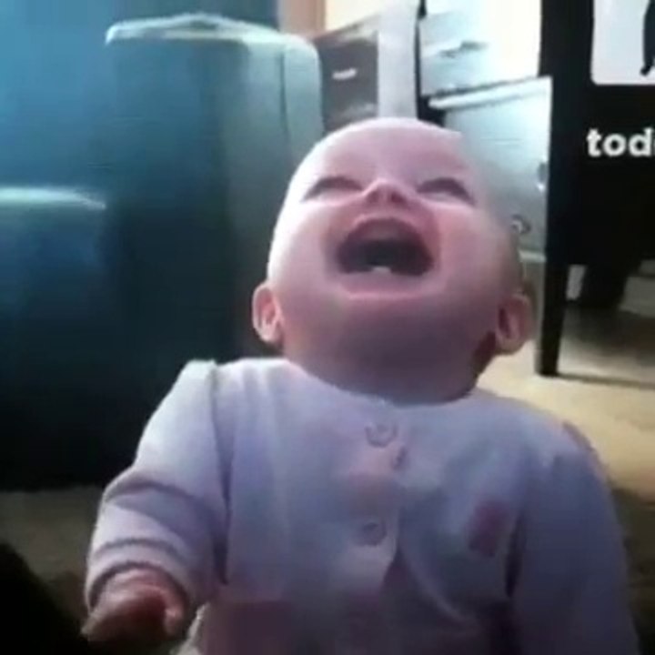 Bebe gozando