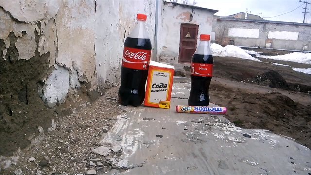 ЧТО будет Если смешать Coca Cola и СОДА+МЕНТОС!!!!!!!!