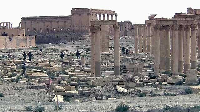 В древней Пальмире продолжают работать Российские саперы.