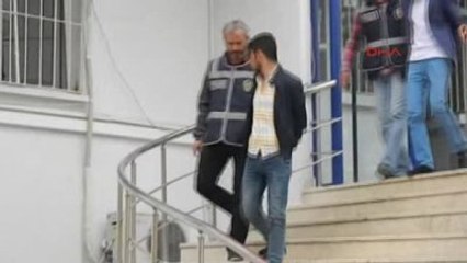 Bursa Altınlarını Aldıkları Kadına 'Üzerine Bir Bardak Su İç' Diyen 2 Dolandırıcı Yakalandı